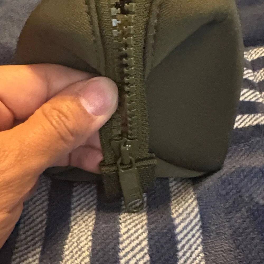 Dagne Dover Toiletry Bag (Green Olive) - Picture 3 of 8